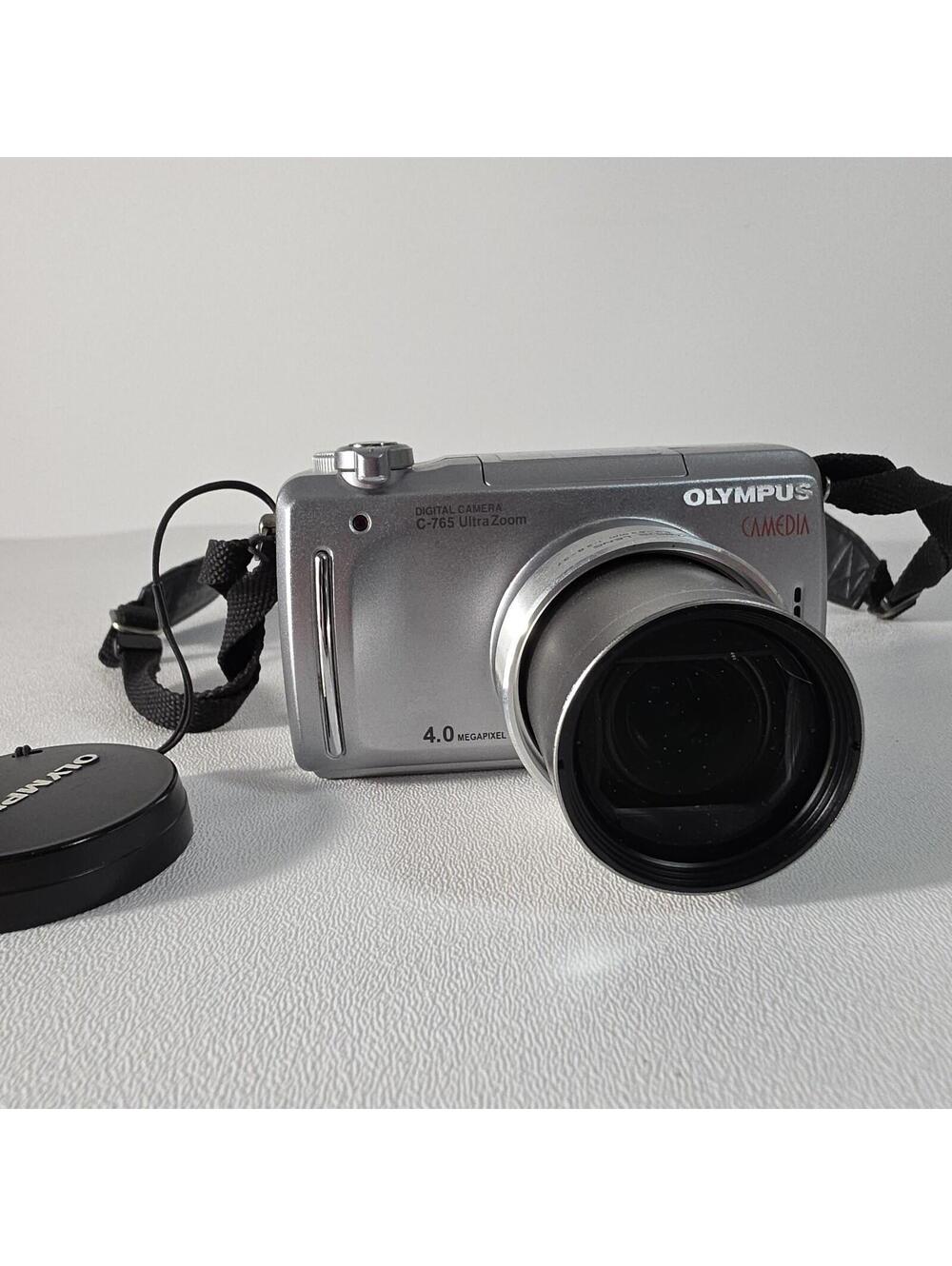 Olympus CAMEDIA C-765 Ultra Zoom 4.0MP Digital Camera - Silver W/Battery & Card